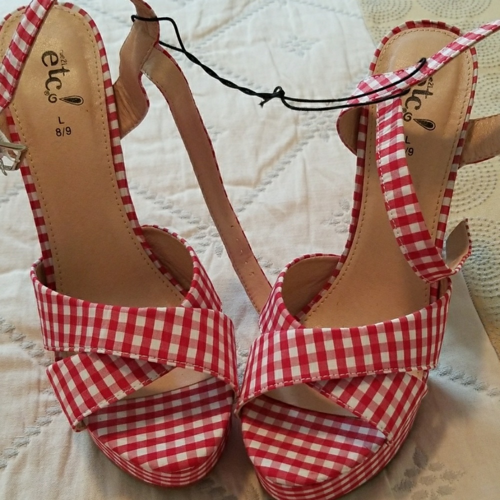 Platform sandals